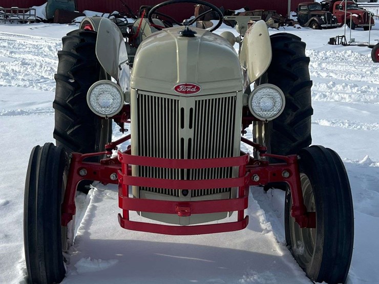 1952-ford-8n-image-8