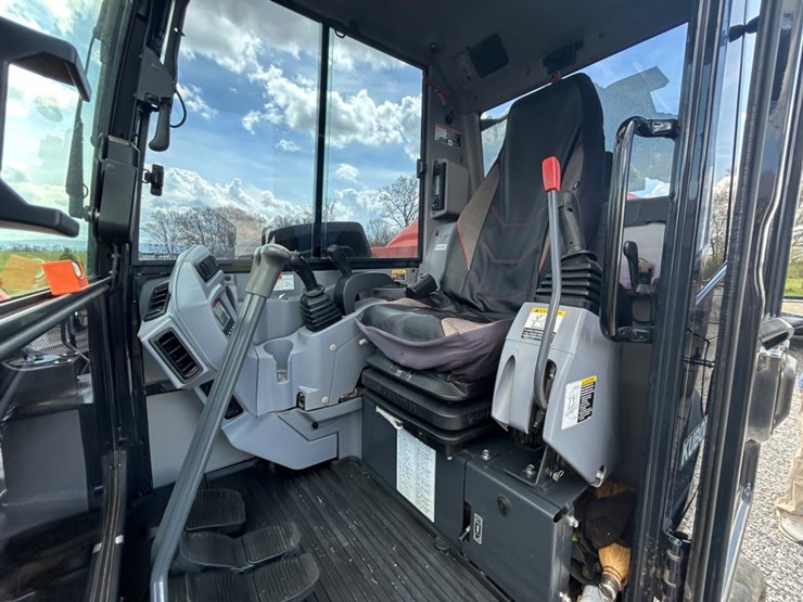 2016-kubota-kx080-4-image-30