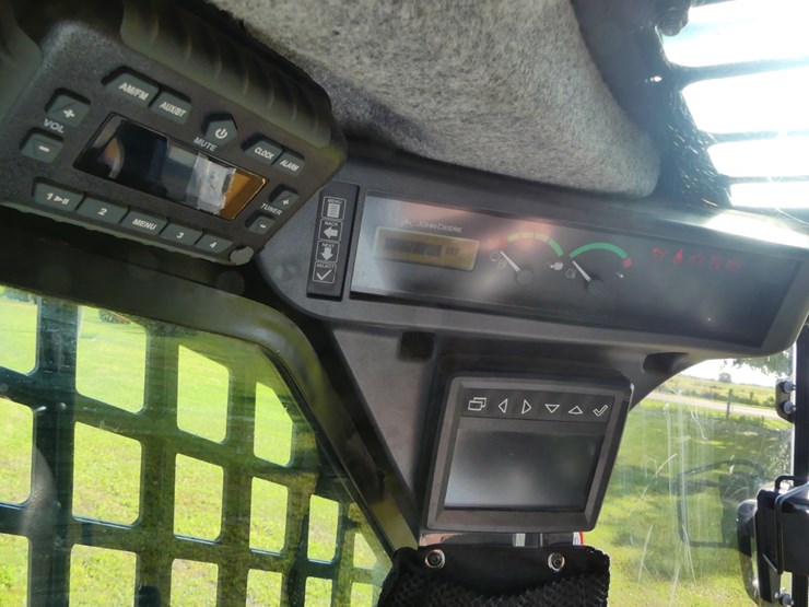 2023-deere-333g-image-16