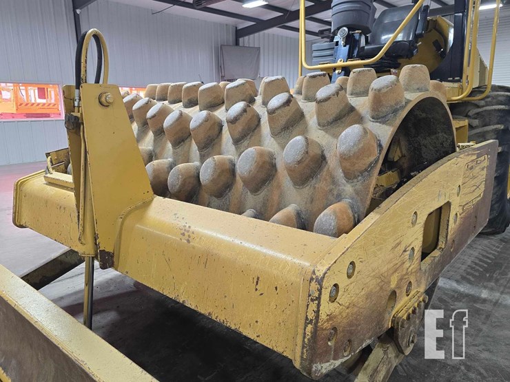 2012-caterpillar-cp56-image-13