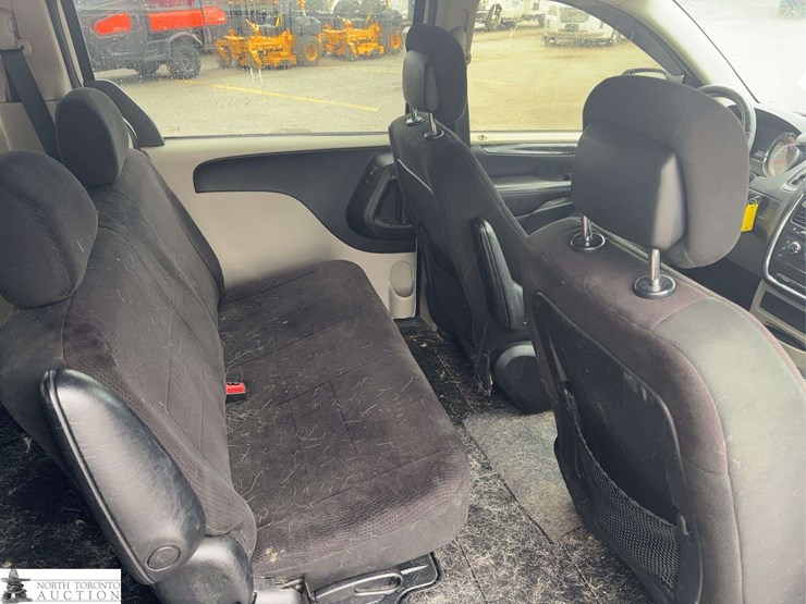 2011-dodge-grand-caravan-se-image-20