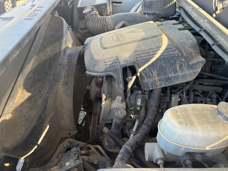 2013-chevrolet-2500-image-9