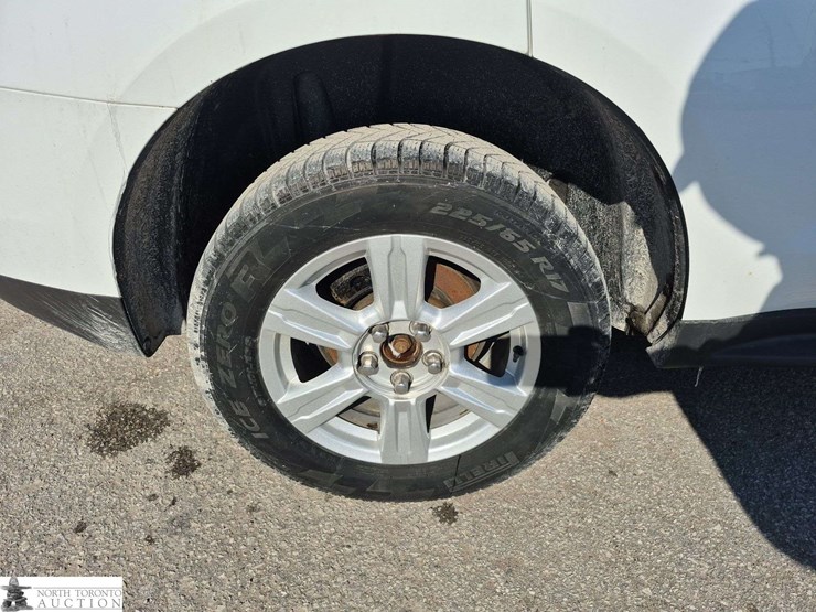 2016-chevrolet-equinox-ls-image-24