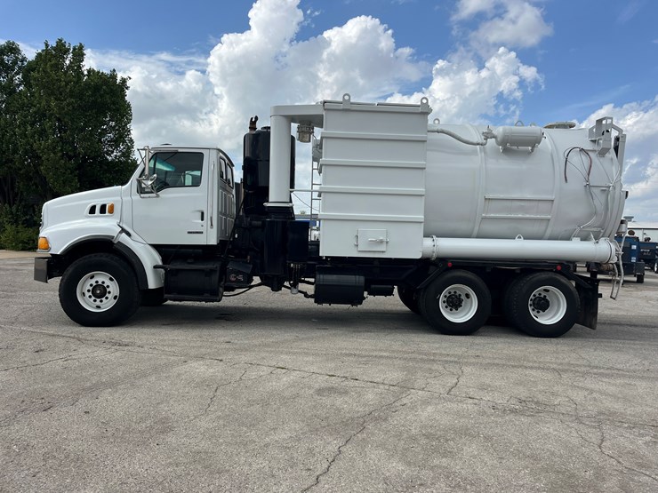 2005-sterling-lt9500-image-8