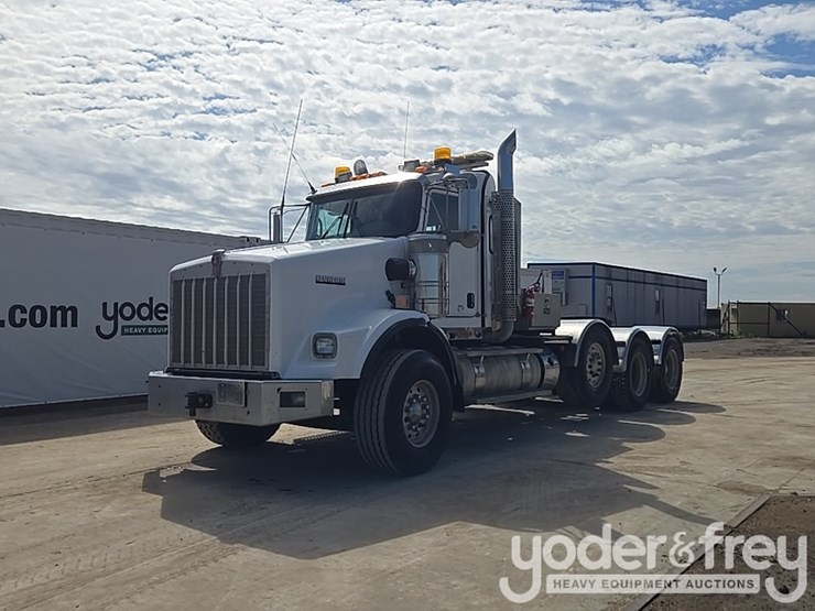 2014-kenworth-t880-image-1