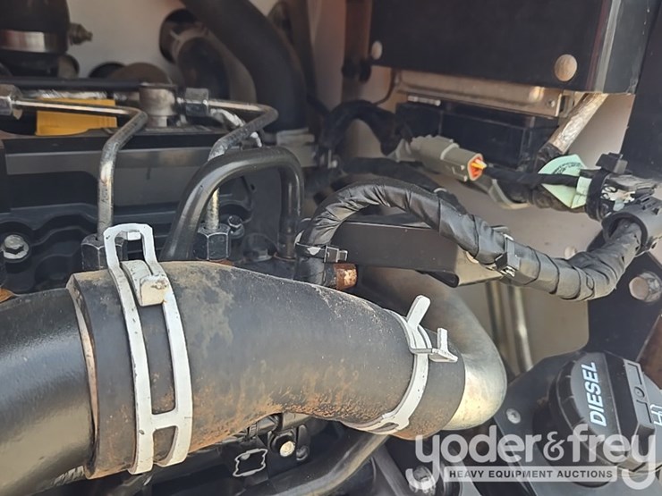 2021-bobcat-t740-image-66