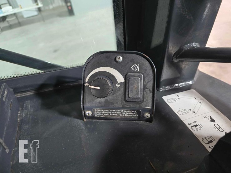 2016-deere-655k-image-19