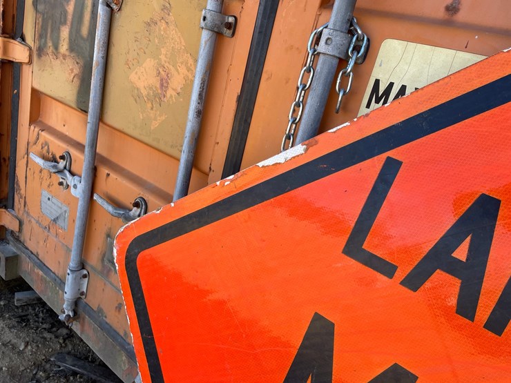#3936-•-retired-fiberglass-road-signs-image-7