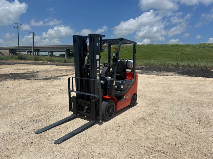 heli-5k-forklift-image-1