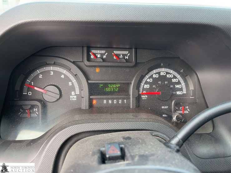 2011-ford-cargo-image-12