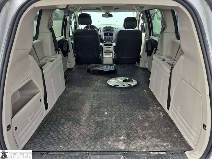 2020-dodge-grand-caravan-sxt-image-21