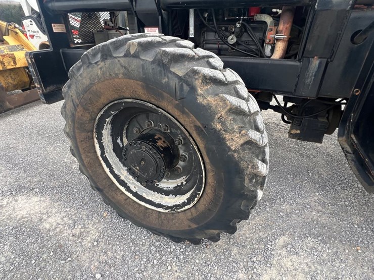 lull-644b-42-image-16