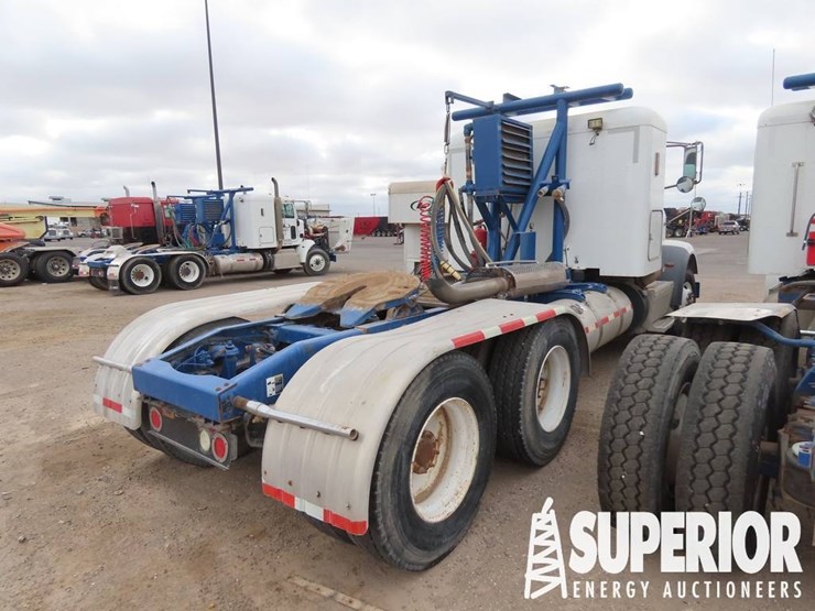 2013-peterbilt-365-image-4