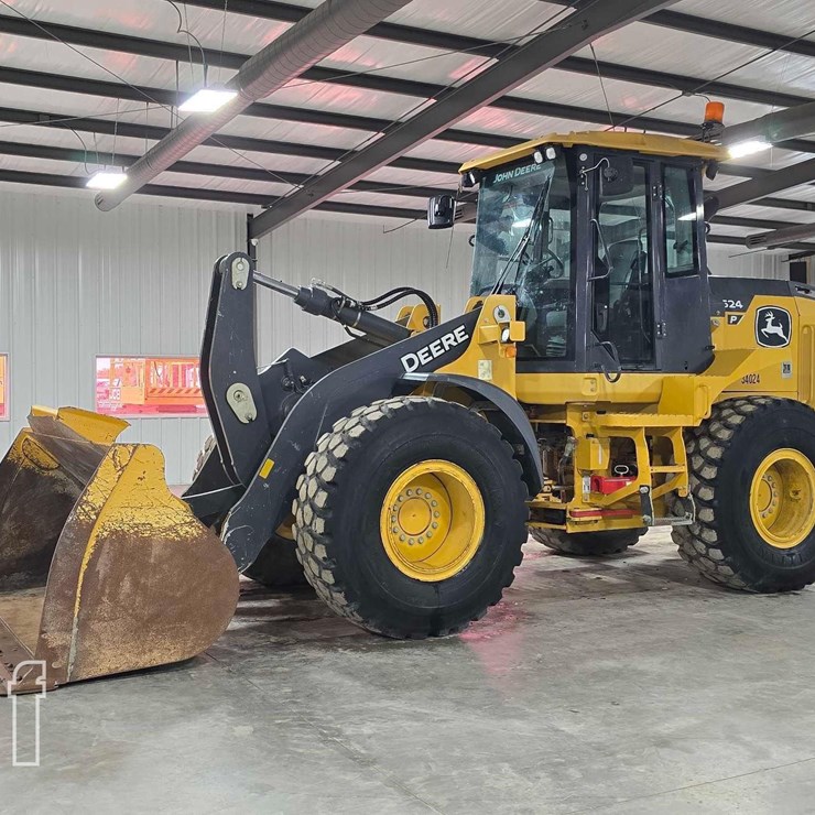 2022 DEERE 524 P-TIER