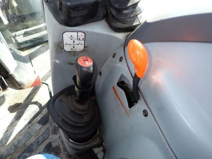 2014-new-holland-t4.75-image-16