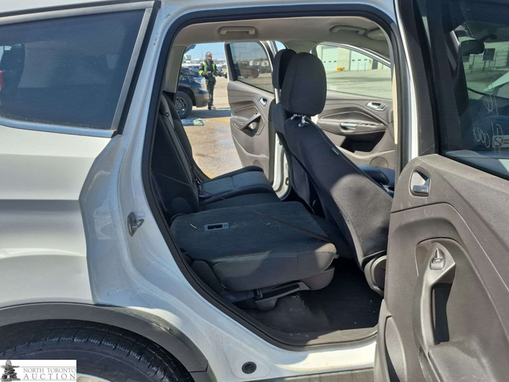 2016-ford-escape-image-27