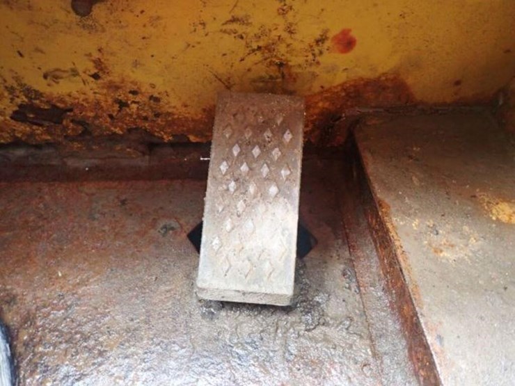 2010-caterpillar-232b-image-27