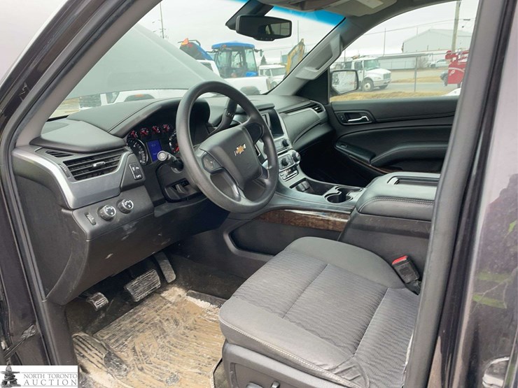 2017-chevrolet-tahoe-image-11