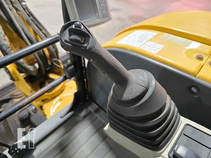 2016-caterpillar-305e2-cr-image-20