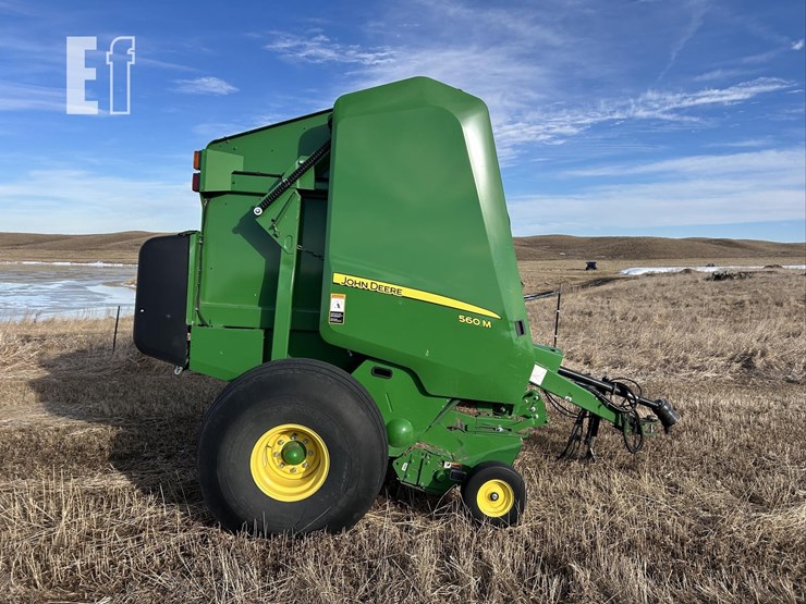 2019-john-deere-560m-image-2