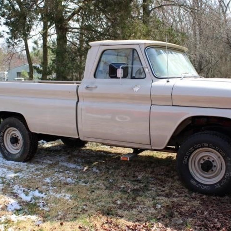 #801 1964 GMC 3/4 TON PICKUP 4X4 8' BED 89000 MILE