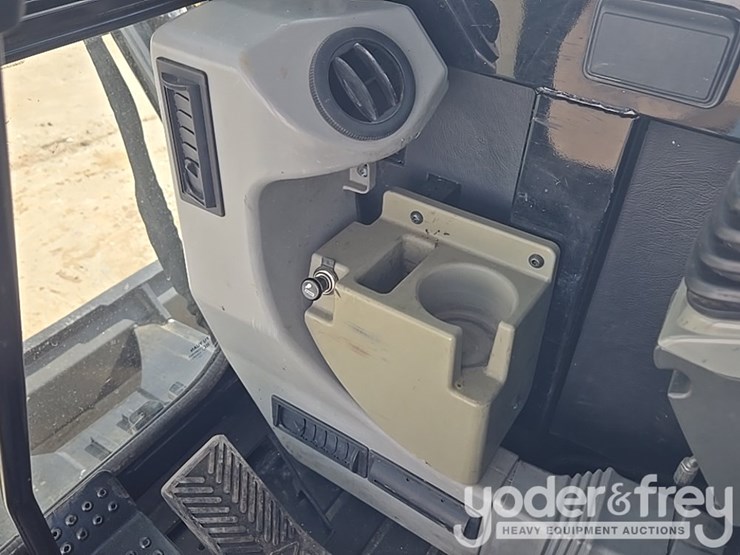 2018-caterpillar-305.5-image-103