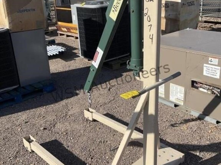 beech-1000lbs-capacity-shop-crane-image-1