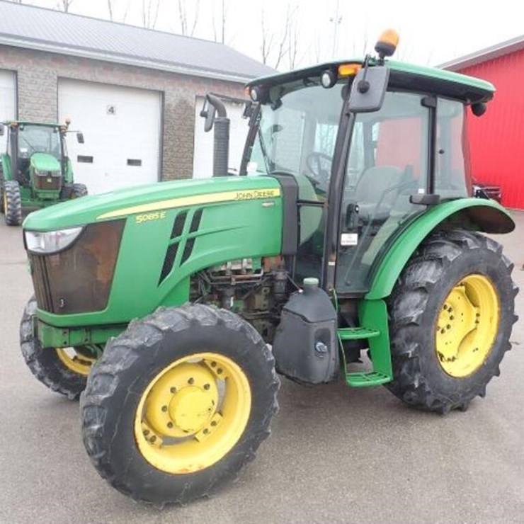 2016 JOHN DEERE 5085E