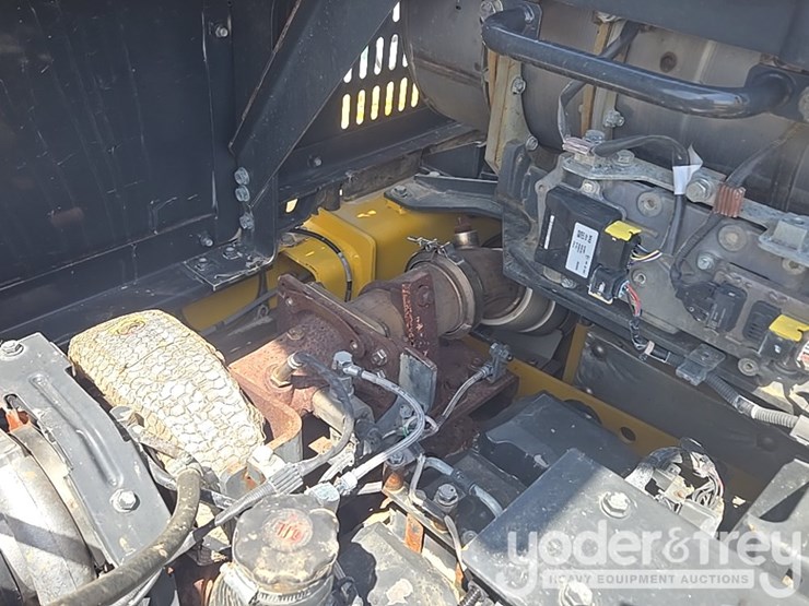 2015-komatsu-pc490-lc-11-image-97