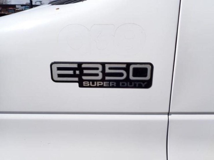 2001-ford-e350-image-18