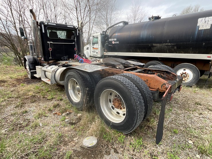2012-peterbilt-388-image-6