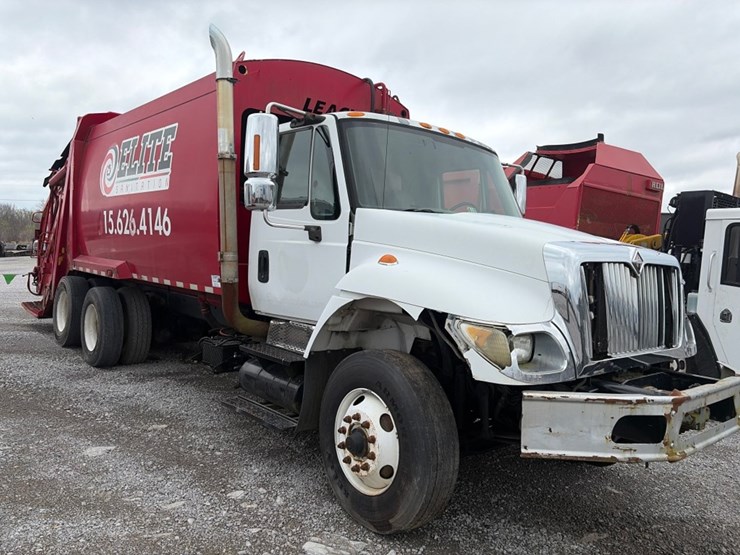 2004-international-7400-image-2