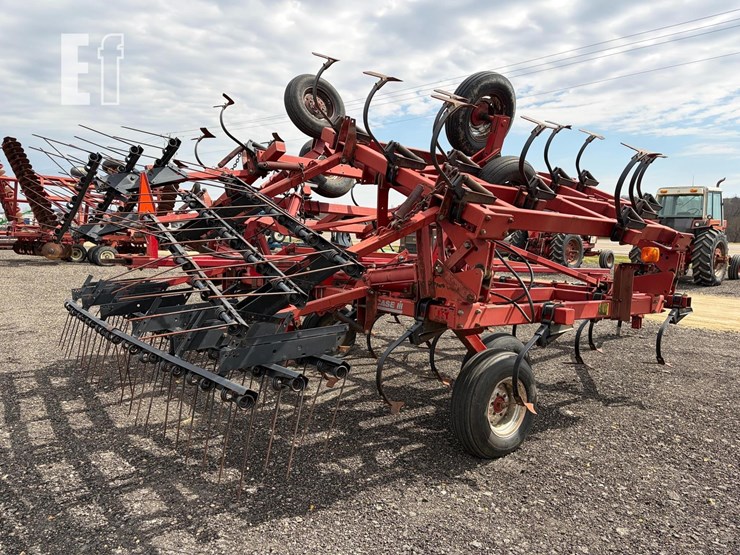 case-ih-4300-image-5