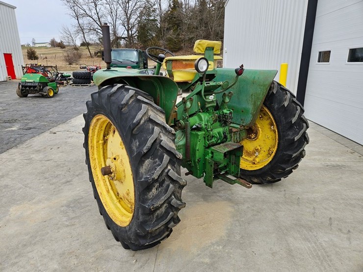 1965-john-deere-2010-image-3