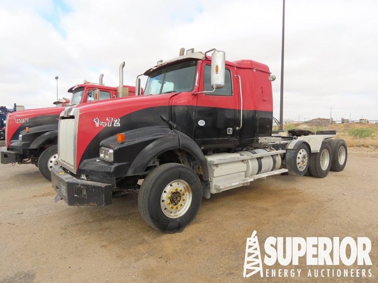 2015-western-star-4900-image-1