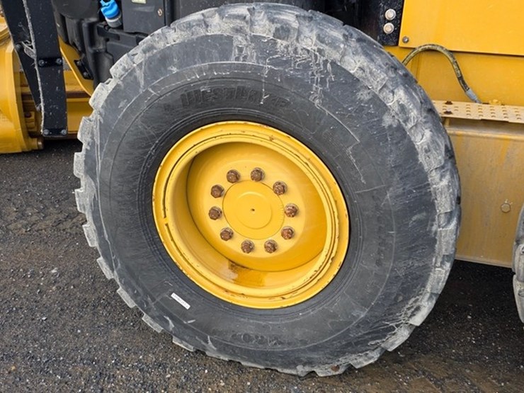 2020-caterpillar-140-image-17