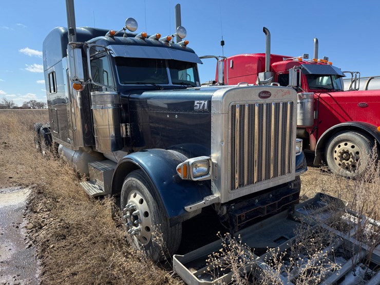 2005-peterbilt-379-image-2