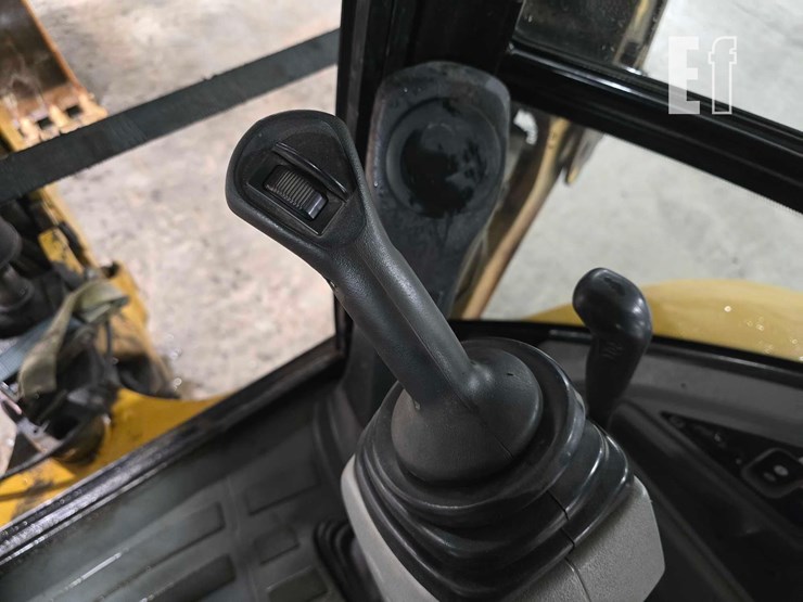 2006-caterpillar-420e-image-27