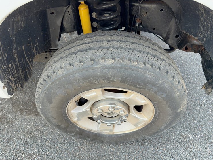 2010-ford-f350-xlt-image-8