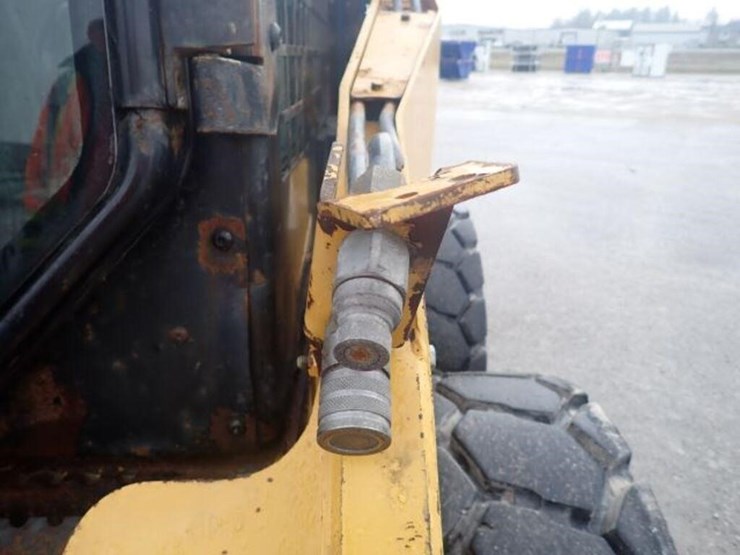 2010-caterpillar-232b-image-43