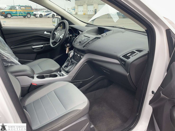 2014-ford-escape-image-19