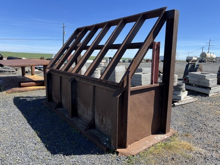 12'-grizzly-rock-screen-image-4