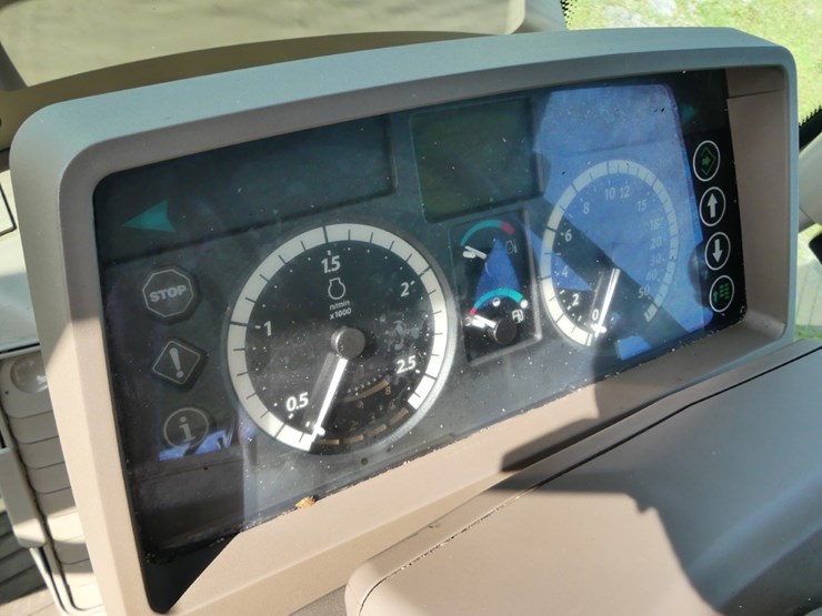 2015-john-deere-6115m-image-14