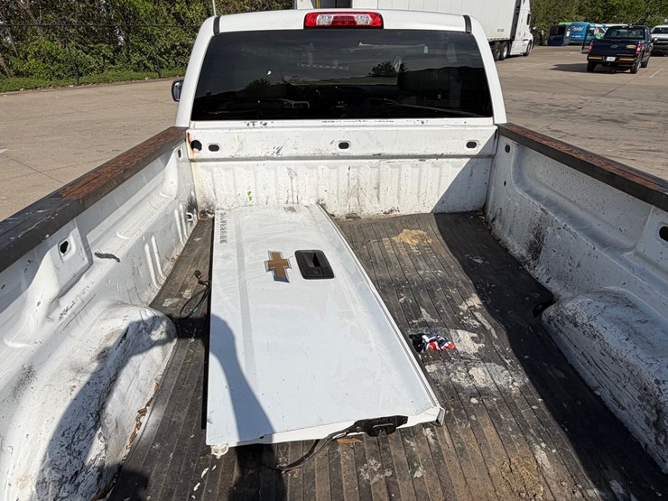 2017-chevrolet-silverado-1500-image-9