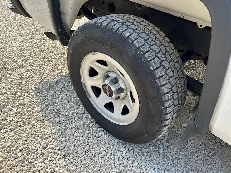 2015-gmc-sierra-1500-image-13