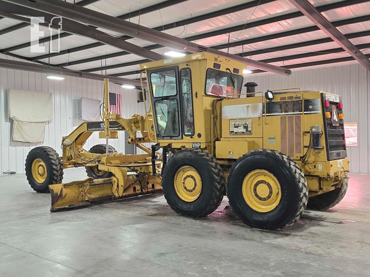 1995-caterpillar-120h-image-4