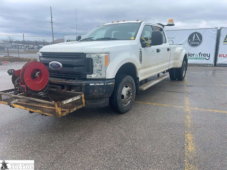 2017-ford-f350-image-1