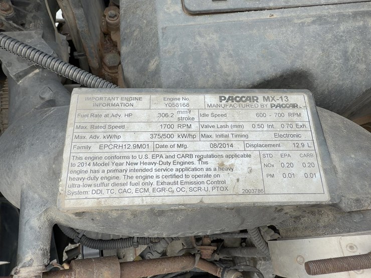 2015-peterbilt-567-image-9