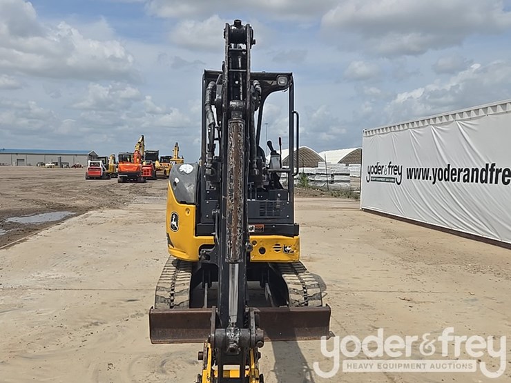 2022-deere-26g-image-30