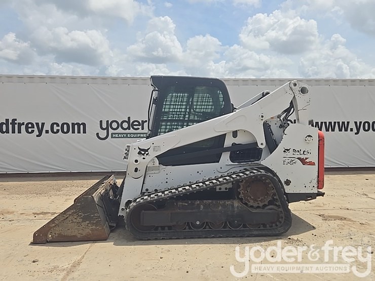 2021-bobcat-t740-image-2